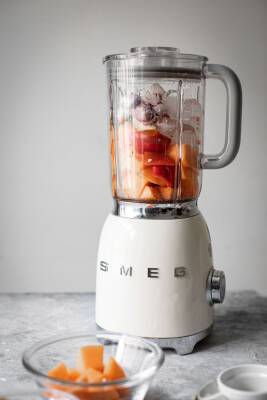 Smeg BLF03CREU Krem Smoothie Blender