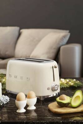 Smeg TSF02CREU Retro Krem 2x4 Slot Ekmek Kızartma Makinesi